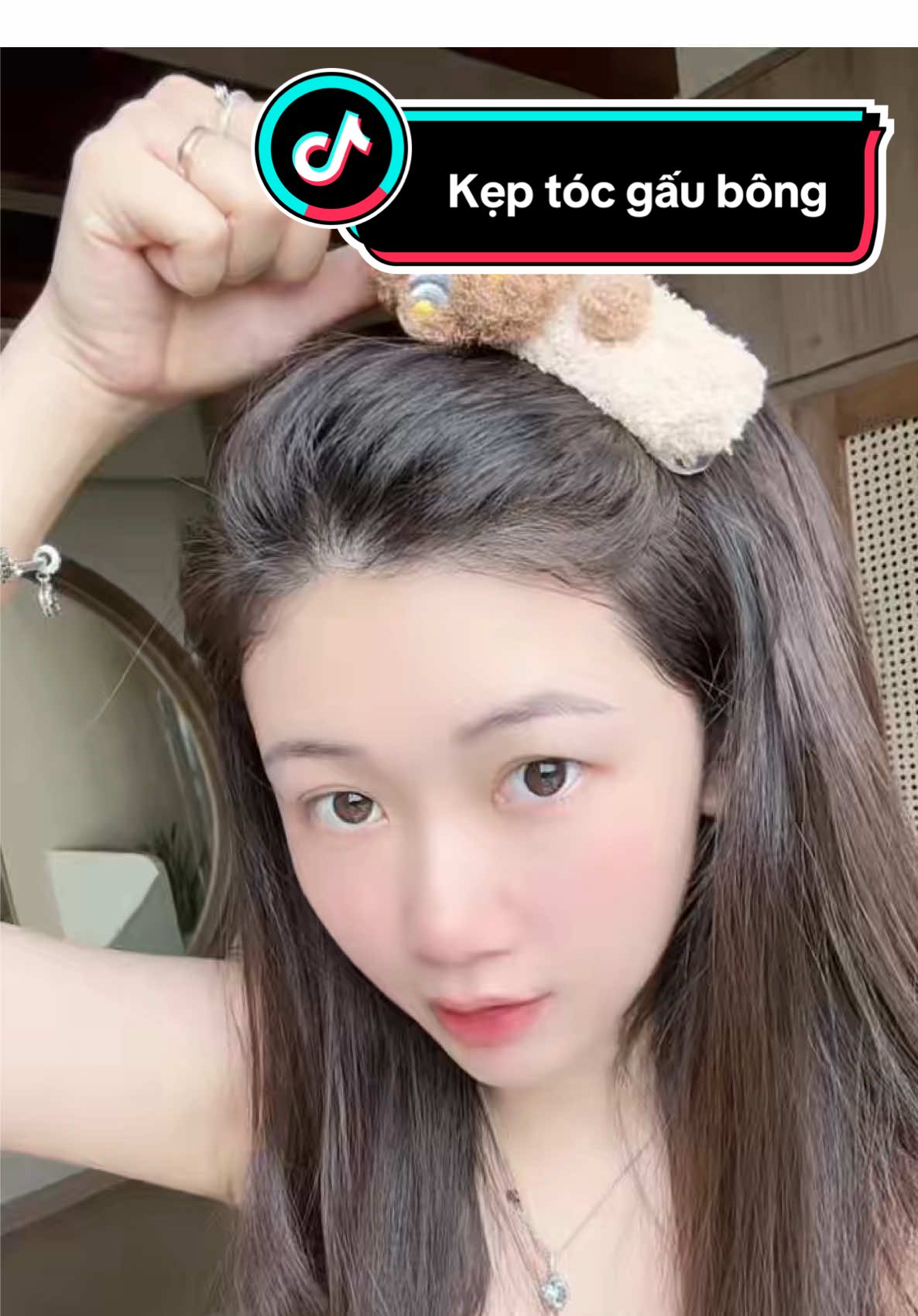 Kẹp tóc gấu thấy c Triệu Lộ Tư kẹp rùi các chị đẹ.p kẹp thế là tui 4 chiếc luôn 😂☺️ #keptoc #xuhuong  #keptocgau #phukientoc #giare 