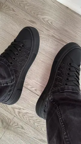 Classic Black Diors 😍😮‍💨 #designer #designershoes #luxuryshoes #alucines📿🧿🙈 #belicones😈📿☘️ #shoes #dior #diorshoes #shoerecommendations 