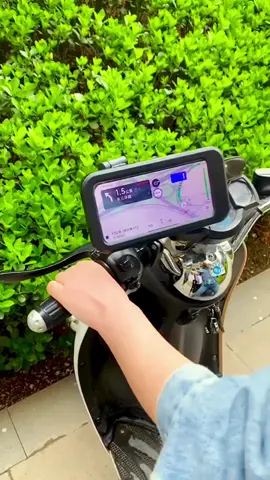 Ride with confidence! This rugged motorcycle phone mount locks your phone in place, even on the bumpiest roads. 🏍️ Your adventure awaits – navigate freely! #motorcycle #phonemount#gadget# tiktokmademebuyit#fyp