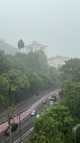 Soothing rain 🌧️😇☺️  #fyp #fypシ゚ #foryou #foryoupage #views #rain #penang #malaysia 