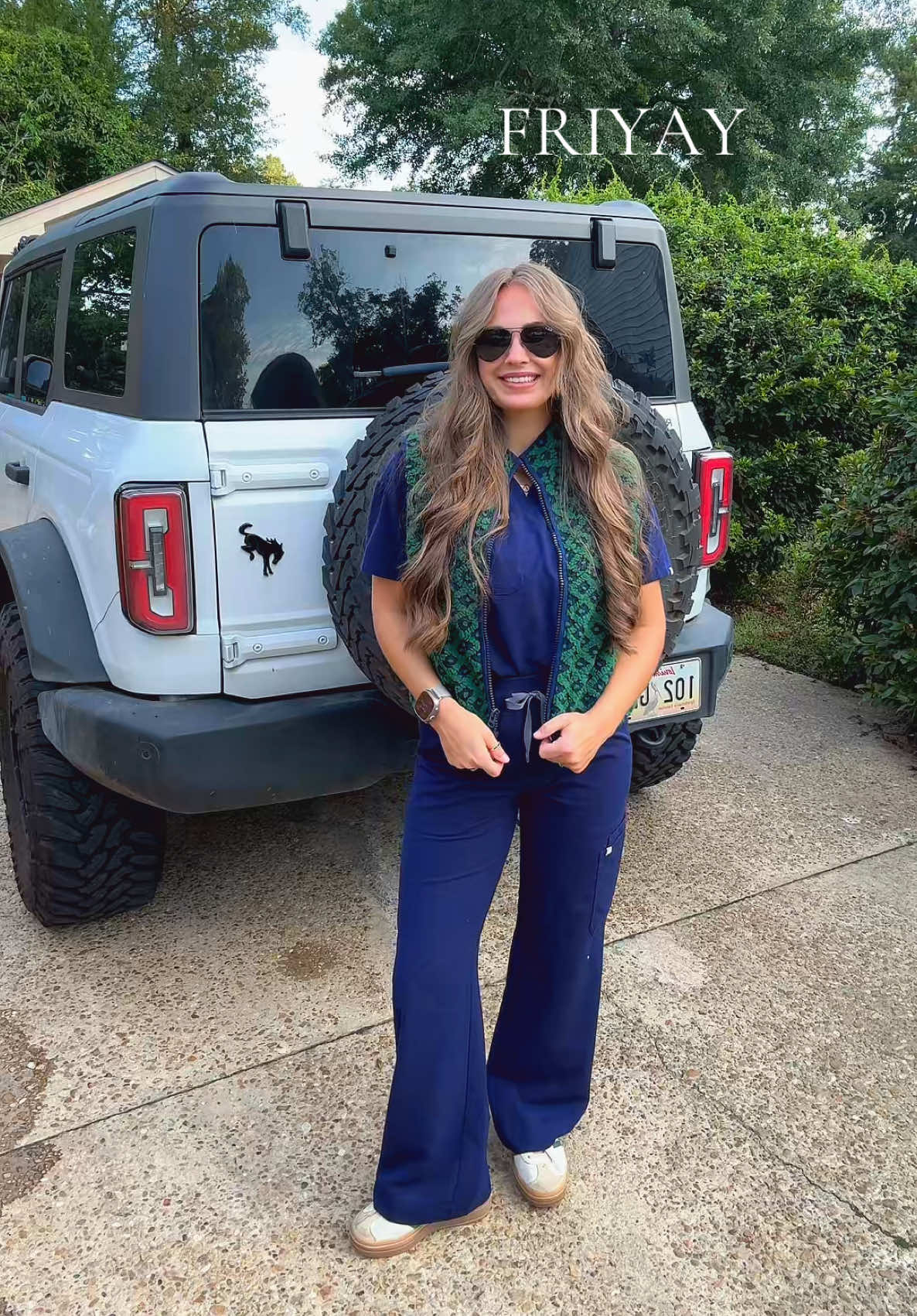 This vest is a new closet staple💙 #wearfigs #figs #vest #scrubs #bronco @wearfigs 