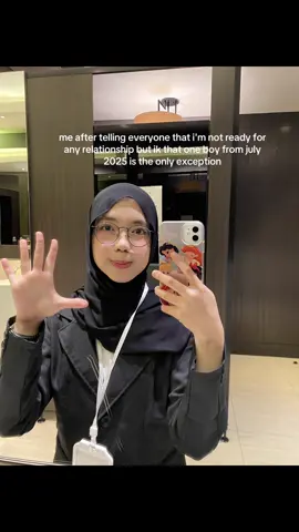 was telling everyone that my 2025 would not be in any relationship, but he comes to me and i think that’s God’s plan?? but idk my trust issues are so BADDD like bad, but i like him tho #lol #idk #tooscared 