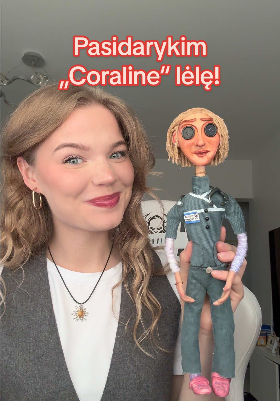 Komentuokite – ar patiktų gauti tokią lėlę dovanų ir ar norėtumėte daugiau tokio turinio?  #fyp #coralinedoll #lėlė #rankųdarbo #lietuva🇱🇹 