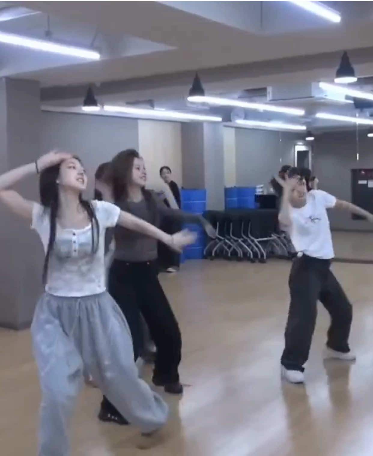 #KiiiKiii #키키 #DANCING_ALONE #KiiiKiii_DANCINGALONE #키키_댄싱얼론