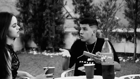 Joga joga, joga na minha cara #vaiprofycaramba #mcleozinho 