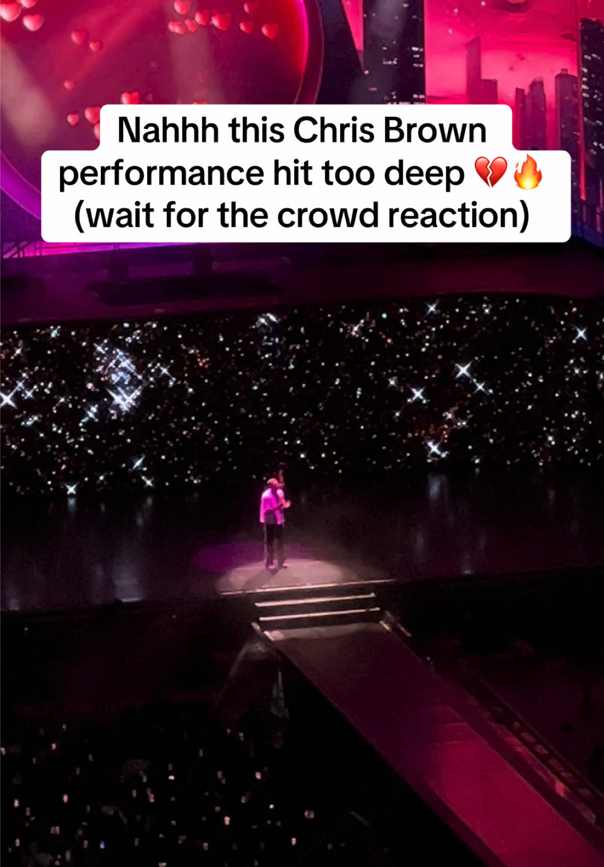 ‘Residuals’ at MetLife Stadium might be one of Chris Brown’s most UNDERRATED live moments 💯🔥 @chrisbrownofficial #chrisbrown #breezybowl #metlifestadium #concerts #performance 