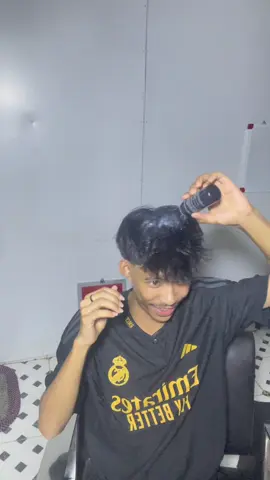 မောင်မောင်လွင်ကလုံး#မန်ယူဂျယ်😂#@мᖇ__мG ĸƳᗩᗯ ✞ #ဆံပင်ပြသနာရှိသူတိုင်းကြည့်ပေးပါ #ဒလမြို့AungGyi🔥 #foryou #viralvideo 