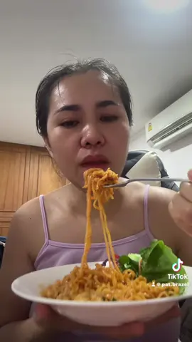 ตอนนี้เวลา 5 ทุ่มนิดๆๆๆคนอื่นเขาหลับเขานอน..แต่ฉันหิวเฉย..เลย..😅😅🥰🥰🇮🇪🇮🇪🇮🇪