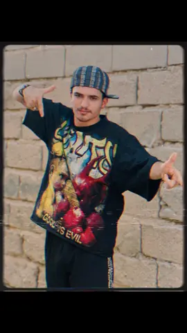 : الكرامه تلوكلي ختارتني بالكاروك عشت خيالها ماخذها بذراعي #لايك__explore___ #متابعه_ولايك_واكسبلور_احبكم #الشعب_الصيني_ماله_حل😂😂 