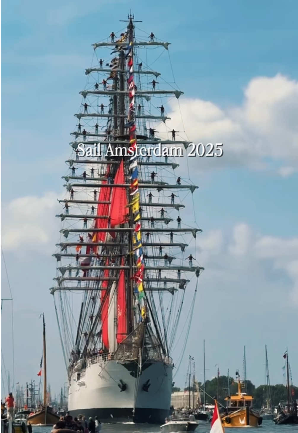 The epic festival of this year when Amsterdam turned 750 years old. ⛵️🪝🚢 . . . . . . #sail2025 #amsterdam2025 #netherlands #sail #travel 