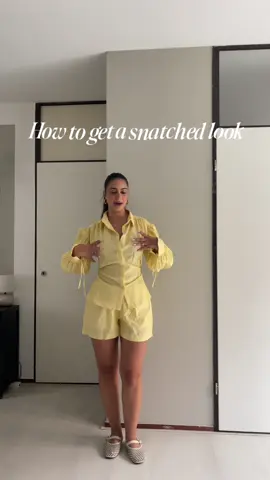 I finally filmed a tutorial for y'all 🫢 #tutorial #snatchedwaist #sylingtips #outfit #OOTD 