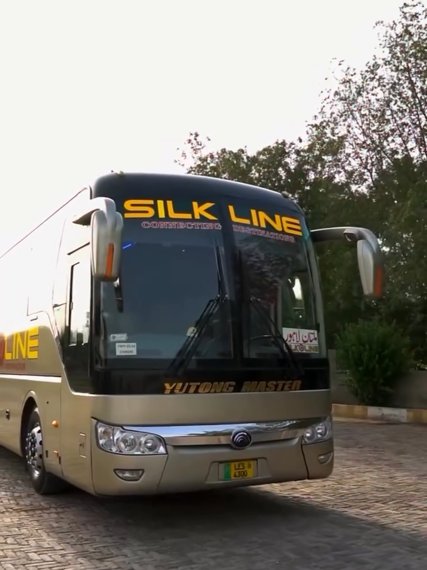 Travel Beyond Ordinary ✨ With Silkline Luxury Buses, comfort meets elegance. 🚍💺 Spacious seats, modern interiors, and a smooth ride — because your journey deserves the best. 🌍✨ 📍 Book your seat today and experience true luxury on the road! #Silkline #LuxuryBuses #TravelInStyle #ComfortOnWheels #LuxuryTravel #SilklineJourney #ExploreWithSilkline #RideInComfort #TravelWithEase #SilklineExperience