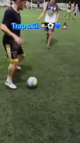 Caneta 🖊️ apelona do street💁🏻‍♂️⚽️💙🧙‍♂️#foot#futsal#footballvideo#skills