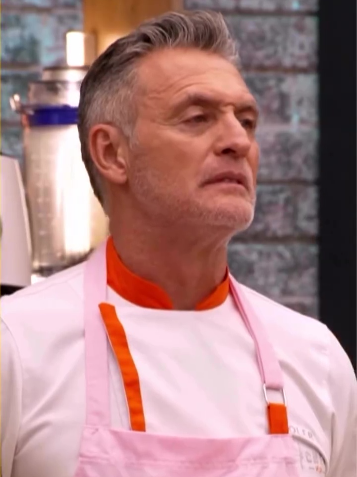 ESTA NOCHE la comunicación entre los participantes se tornará un poco complicada 😬🫣 y la tensión explotará al máximo nivel 🔪🔥 ¿ahora quién ganará la inmunidad y ventaja secreta? #TopChefVIP4  #TopChefVIP4 #cocina #juansoler