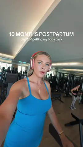 Today was one of those days I had to “push through”. It’s been over a year since I have worked out consistently…since I was 4 months pregnant.  I have always been pretty fit and this is definitely the most out of shape I’ve been.  I am doing it “to get my body back” but also for my mental health and aging in a way I can be in my daughters life for the longest time possible. It is NOT easy right now. But I will keep pushing. I keep thinking how proud of myself I will be one year from now…or even one month from now. If you’re in the same shoes I am, we’ve got this!!! I’m here to support you! 💕 #workout #postpartum #postpsrtumjourney #postpartumrecovery #postpartumfitnessjourney 