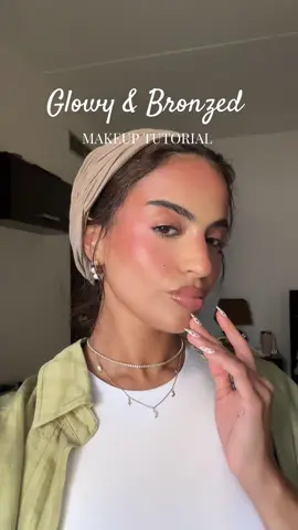 All about the glow ✨ Products used: Blush drops @Makeup Revolution  Multitasker @rimmellondon  Skin tint @Mothernaked  Concealer @NYX Professional Makeup  Eyebrow wax @Benefit Cosmetics  Blush @SHEGLAM  Highlighter @makeup revolution Eyebrow pencil @makeup revolution Loose powder @essence.cosmetics  Bronzer @nyx  Setting spray @Maybelline NY  Mascara @essence  Lip liner @MAYBELLINE_KSA  Lipgloss essence                                  #makeuptutorial #glowymakeup #toastymakeup #drugstoremakeup 
