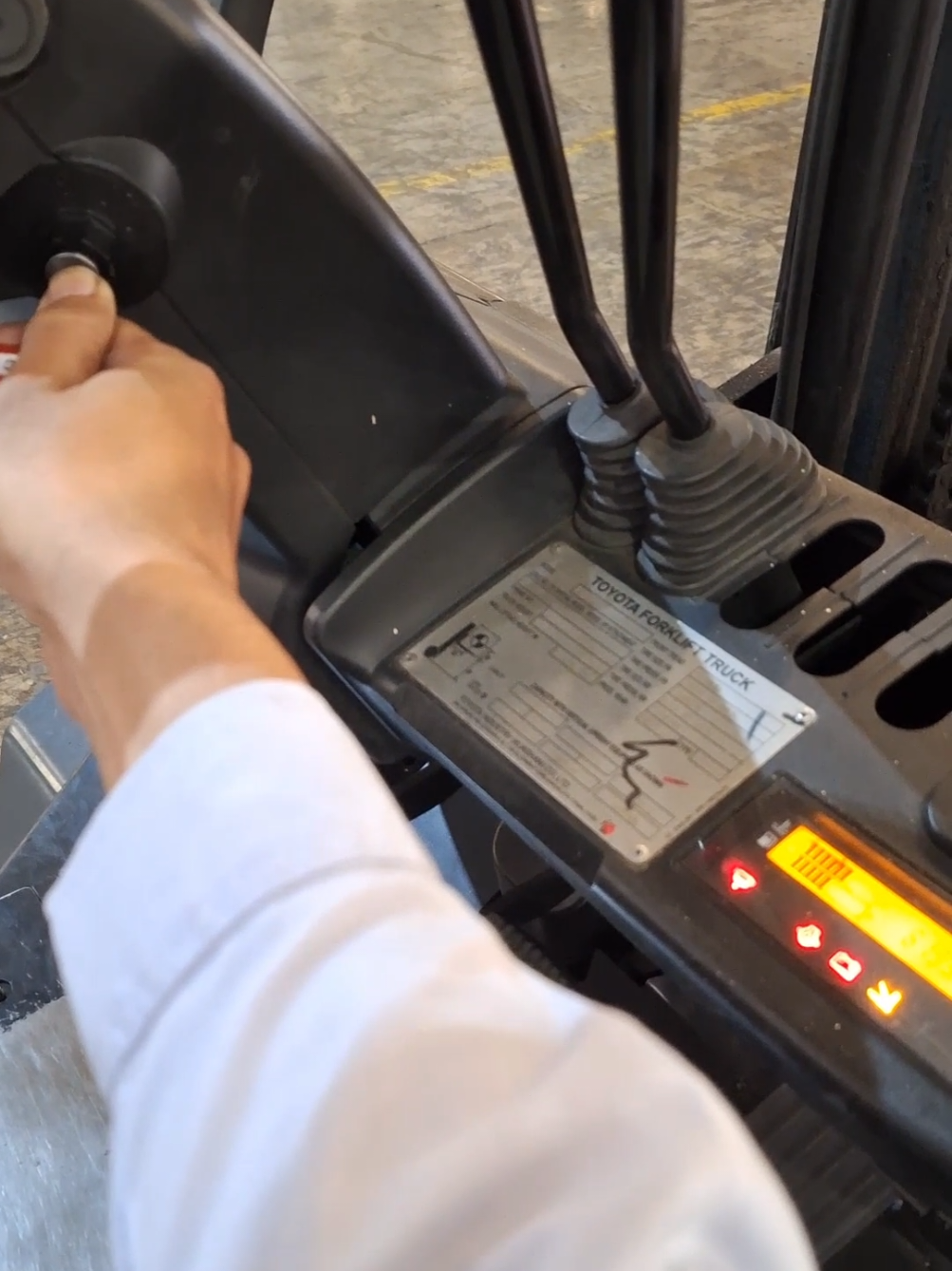 panasin dulu🚜 #forklift #forkliftoperator #operatorforklift #fyp 