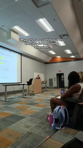 Just your average lecture #utk #universityoftennessee #professor #crashingout 