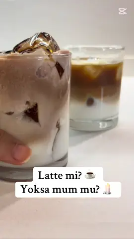 ☕ + 🕯️ = Latte görünümlü özel mumlarımız. Gerçek kahve değil ama ruhunu ısıtacak kadar gerçek 🌿 #lattemum #soyamumu #handmadewithlove #coffeetime #capcut 
