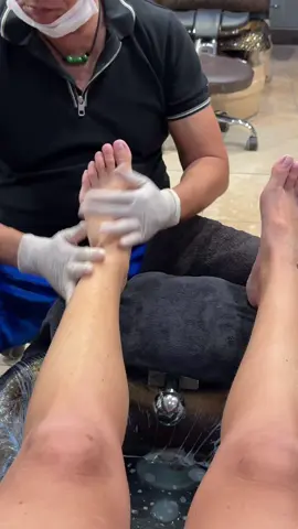 broooo. Why is he slicin my toes like that 😆