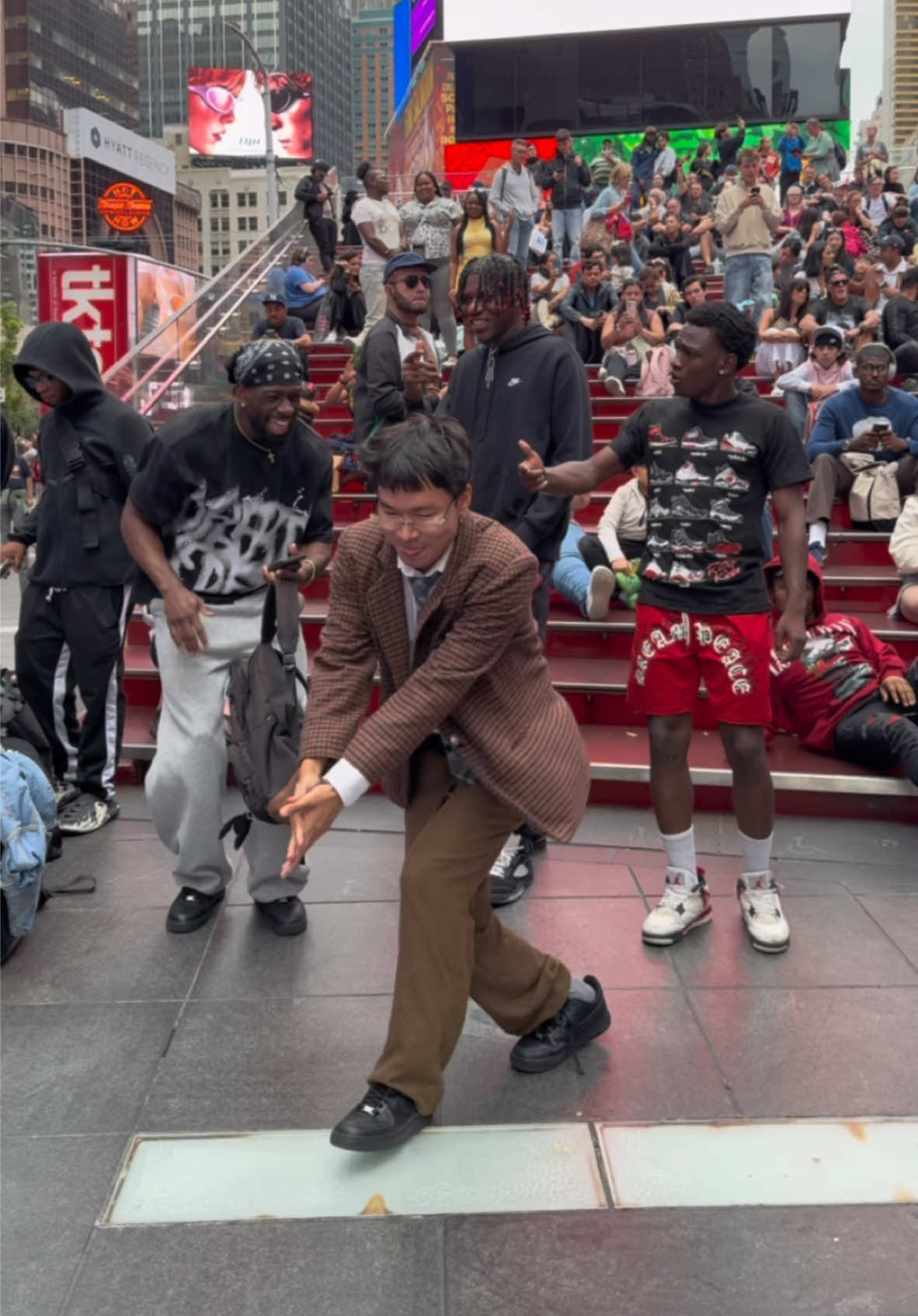 The support is real 😩🔥 #ganggang 