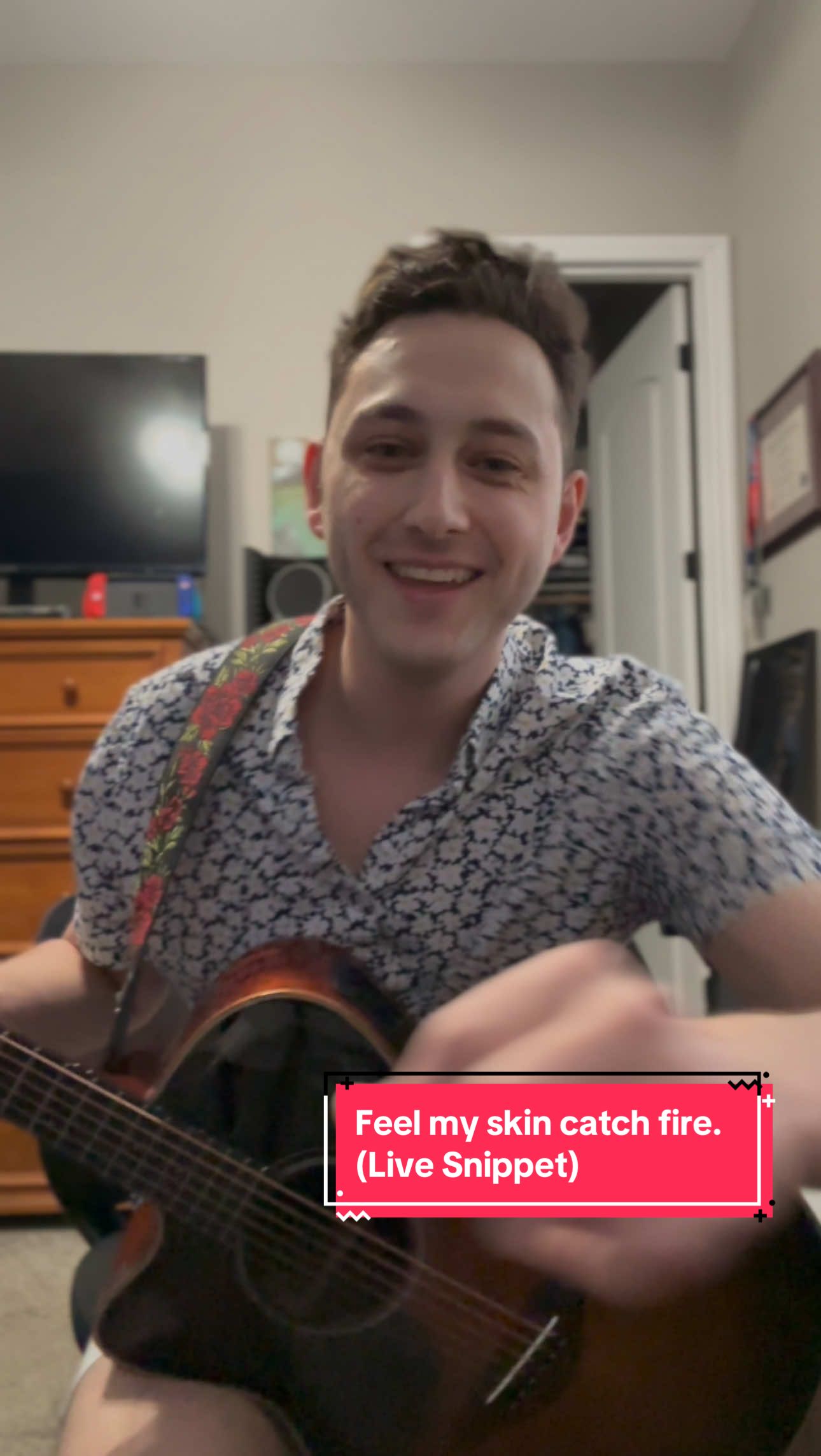 Feel my skin catch fire. (Live Snippet) by Stan Iridio. I wrote this one in late 2023. Not perfect, not the best, but this is the one take I recorded where I had the most fun! Would you believe that this isn't even half the song?! The whole song is about 7 minutes 🫣 Where it gets its name is in the remainder of it :) Enjoy, if you wish! One day I might post the whole thing 🥰 Music IG: wiltedlens This is also my first time showing my face under this username. I normally don't show my face because of my presence on other socials 😭 but here on TikTok should be fine 🥲 It's safe, right? 🤭 #acousticmusic #songwriter #musician #novice #indie     