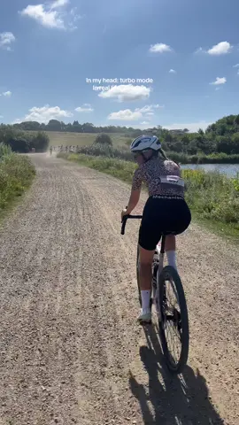 When I’m watching the videos afterwards I’m always so confused, it feels so much faster and scarier in my head 🥲 #cycling #cyclinglife #gravel #gravelbikelife #roadbike 