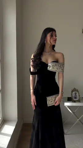 When your outfit speaks louder than words. 🖤✨.            #OOTD #ستايل #موضة #Fashionista #أناقة              