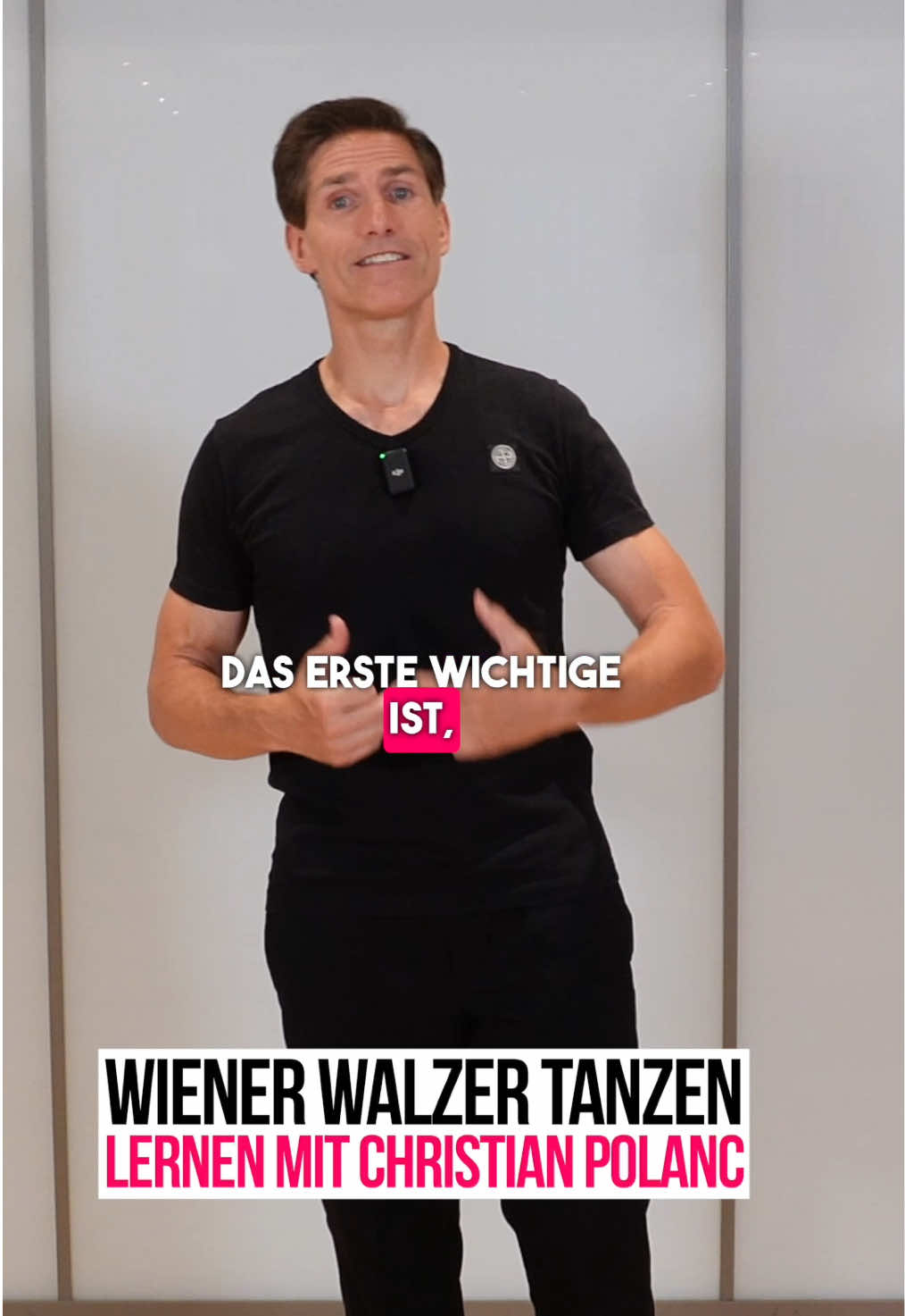 Beim Wiener Walzer ist es wichtig, dass man sich zum Auftakt immer am schnellsten bewegt!🚀💃 Lerne in den nächsten Videos Wiener Walzer tanzen mit Christian Polanc🕺💃 #tanzen #wienerwalzer #tanzenlernen #tanztipps #christianpolanc 