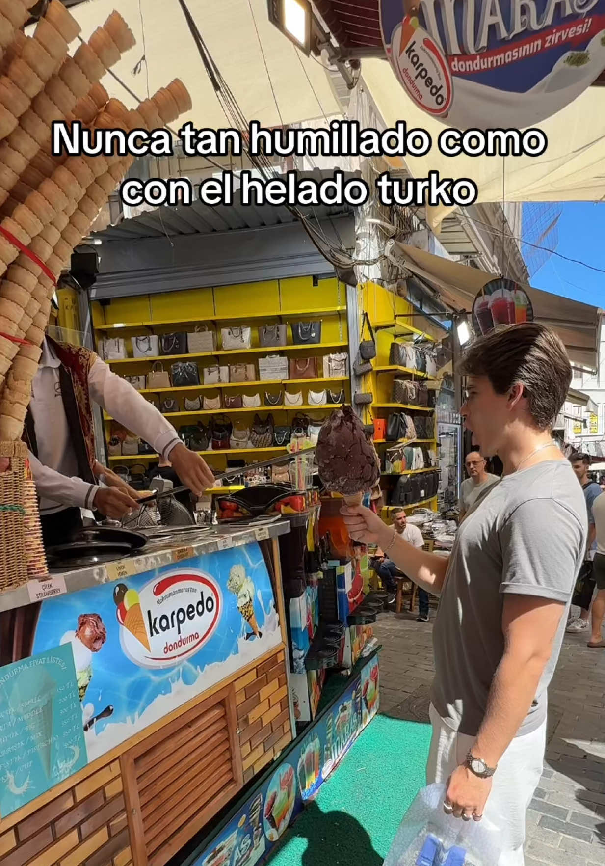Sigo triste banda  (IG:bicho_orozco) #fypシ゚ #bichoorozco #humor #helado #turquia 