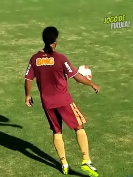 Ronaldinho Freestyle #futebol #futbol #Soccer #ronaldinho #skills 