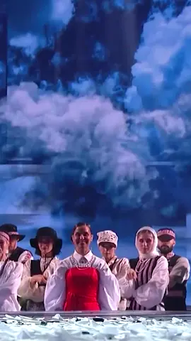 🥰 Главный хит последнего времени на «Новой волне»!  Слышим первые аккорды «Матушки» Татьяны Куртуковой — и уже невозможно не подпевать. #НоваяВолна #2025 #Казань #ТатьянаКуртукова #Россия1