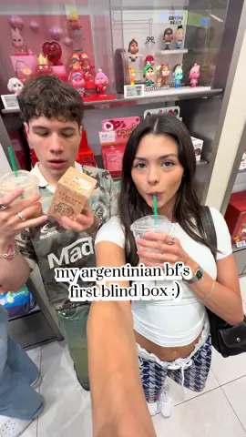 he’s obsessed now ;) #unboxing #popmart #argentina #fyp @Unicornio 