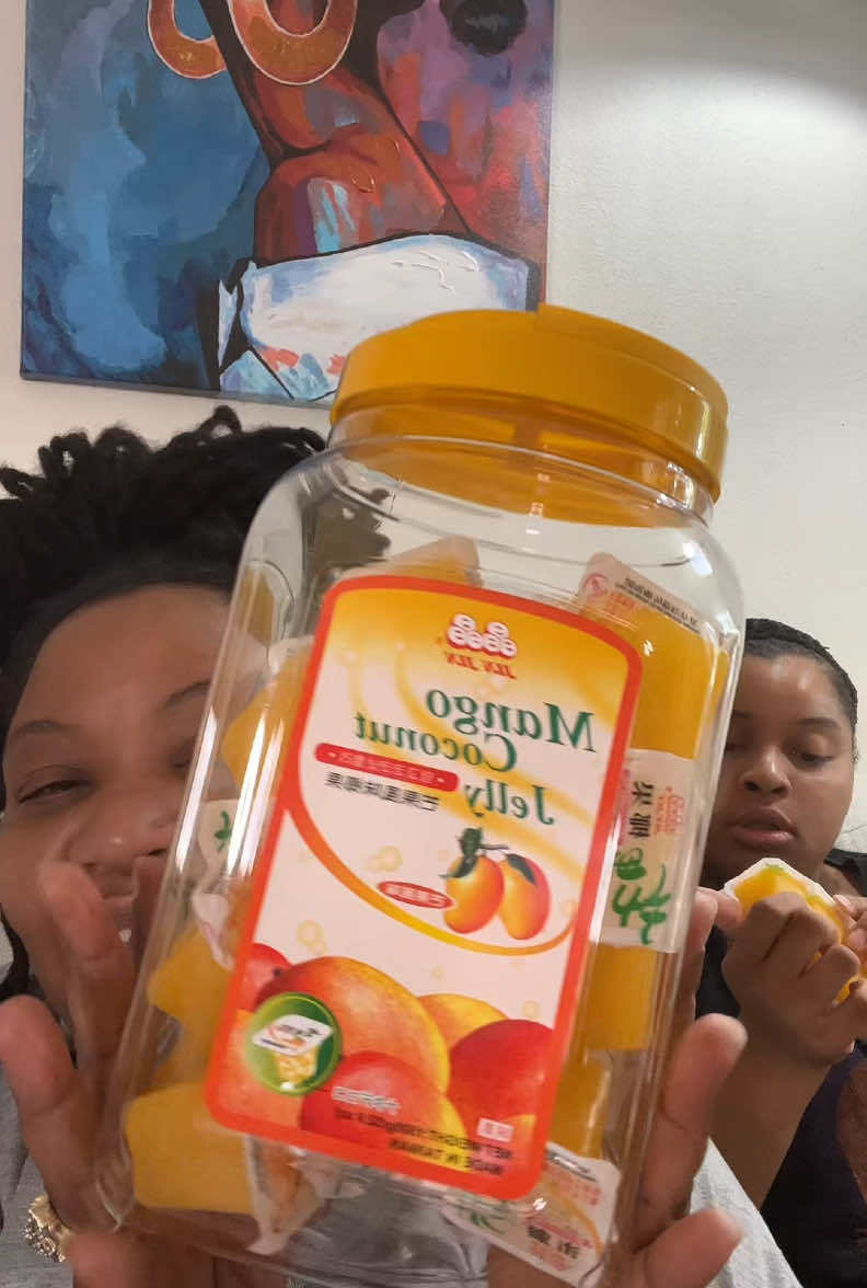 These coconut mango jelly desserts were so delicious…….#backtoschool #juicyfruitsnacks #mangodessert #mexicancandyreview #fyp 