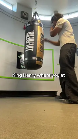 @KINGHENRY👑 where you at?, jk this just me between sets 