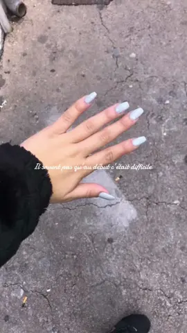 @naaiils__  toujours persévérer🦋 #pourtoii #nailsartvideos #CapCut #ongle 