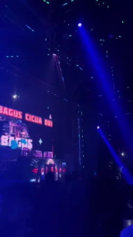 By aycha..🚂🚂#top10 #stasiuntop10surabaya #surabaya #fyppppppppppppppppppppppp #fyp 