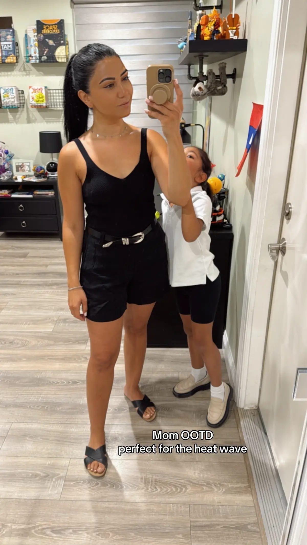 Keep the outfit simple but put together.. which is your favorite style?  #momootd #mommy #OOTD #summerstyle #momlife 