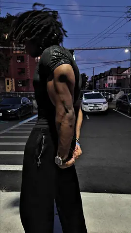 Instagram & Youtube:@jayyfitt @breathedivinity @Psycho_Pharma DC: ‘VEINS’🖤 #jayyftt #breathedivinity 