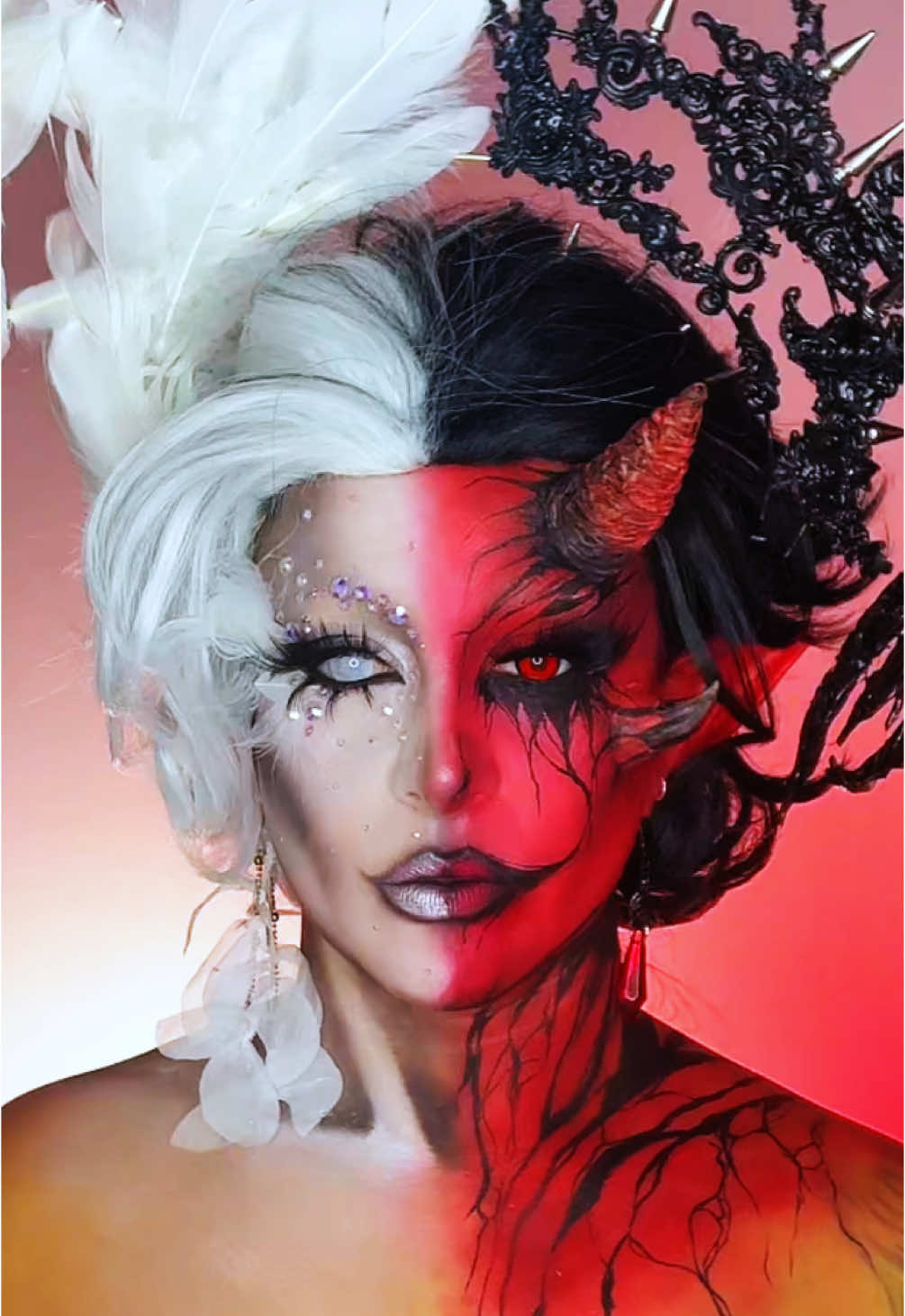 10 weeks until Halloween 🤍❤️ Who’s excited? 🤩 #creativemakeup #makeupartist #makeuptransformation #halloweenmakeup 