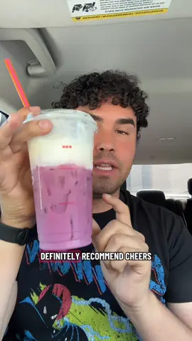 #sabrinacarpenter mixed berry #daydreamrefresher #dunkin @Dunkin' 