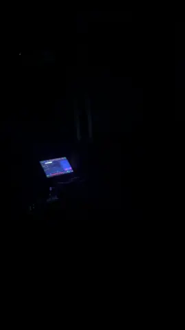 Aku suka di pojok ?