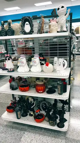 I LOVE Ross. Anyone else? They have some really cute Halloween/Fall themed items in stock. What was your favorite?? @Ross Dress for Less 