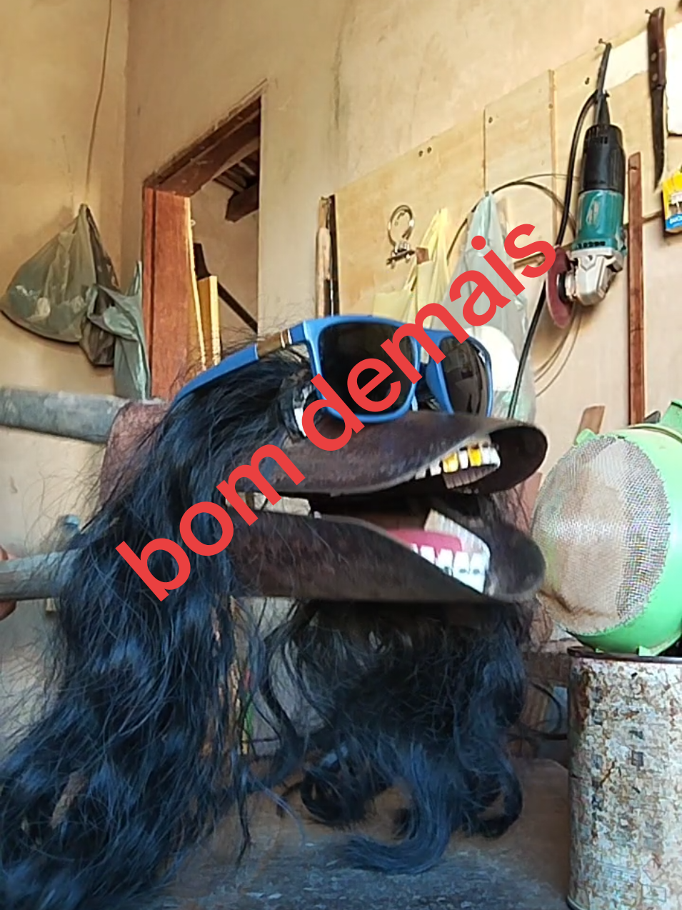 cavadeira a ferramenta que canta #cavadeira #dublagem #ferramenta 