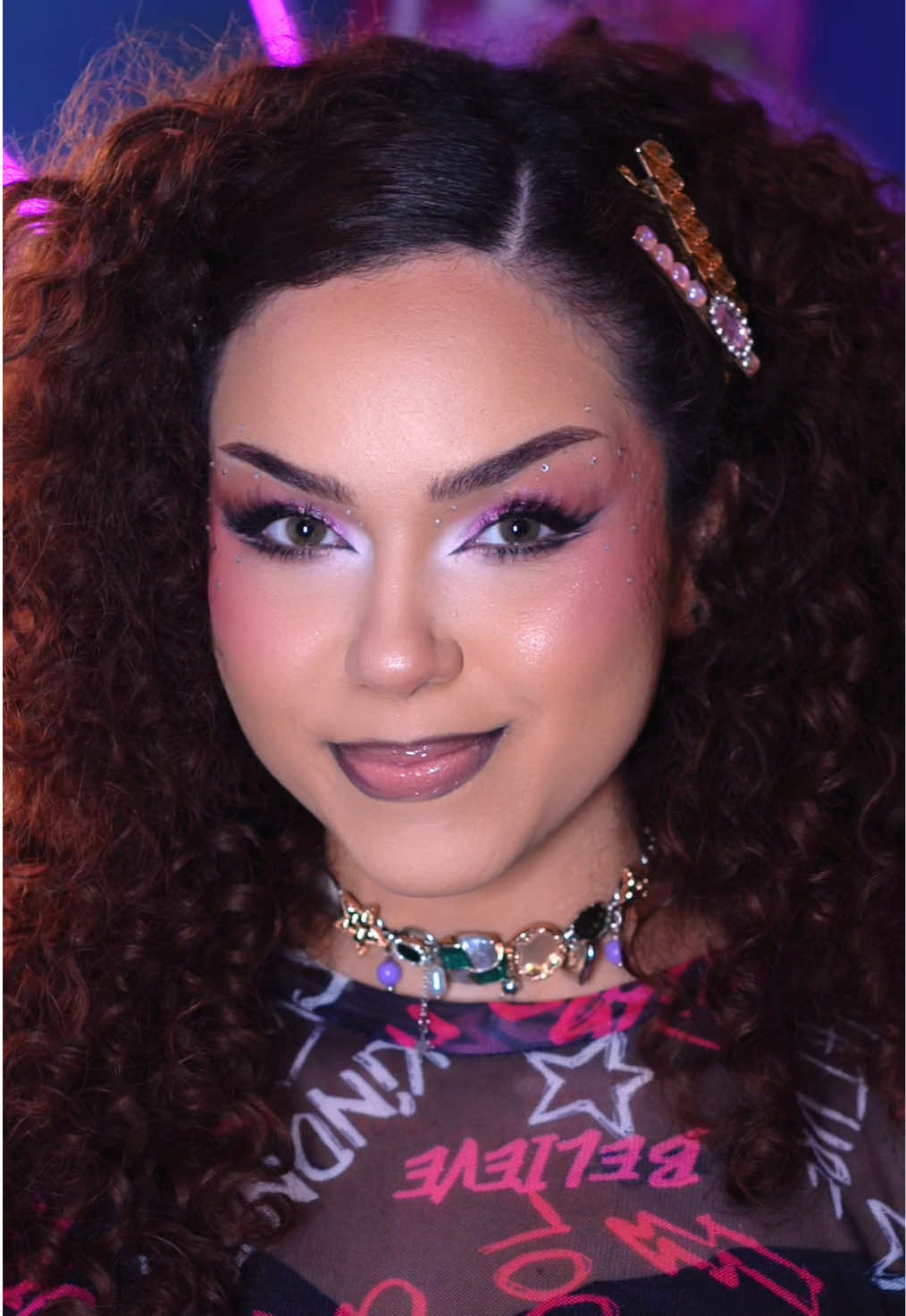 Eu lá sou mulher de maquiagem clean girl, eu ein 🤨 #maquiagemtiktok #trendmakeup #makeuplook 