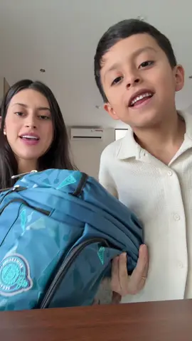 yo usé mochila de personajes hasta la prepa creo jajajaja #regresoaclases #haul #isaliagomez 