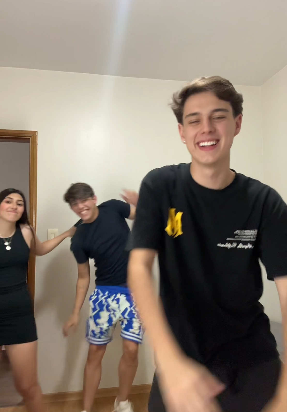 Me…Re…!?@Kauan Joslin 😂