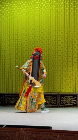 The drums thunder, the banners tremble. Once the mighty Guan Yu who shook the land, now retreats from Maicheng in defeat. Even heroes must face their final curtain.
