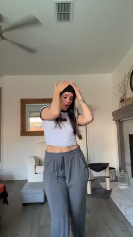 you can always tell when my phones on a tripod bc it shakes 🫨