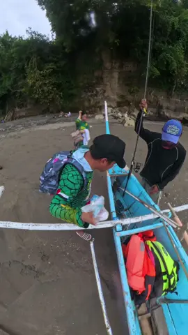 Exploring Tarnate Beach resort Islands #